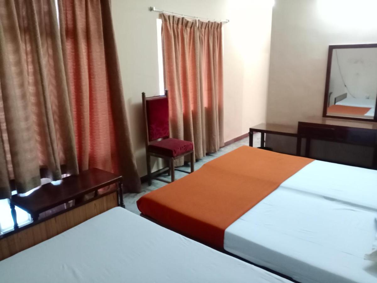 Hotel Soorya International 퐁디셰리 외부 사진