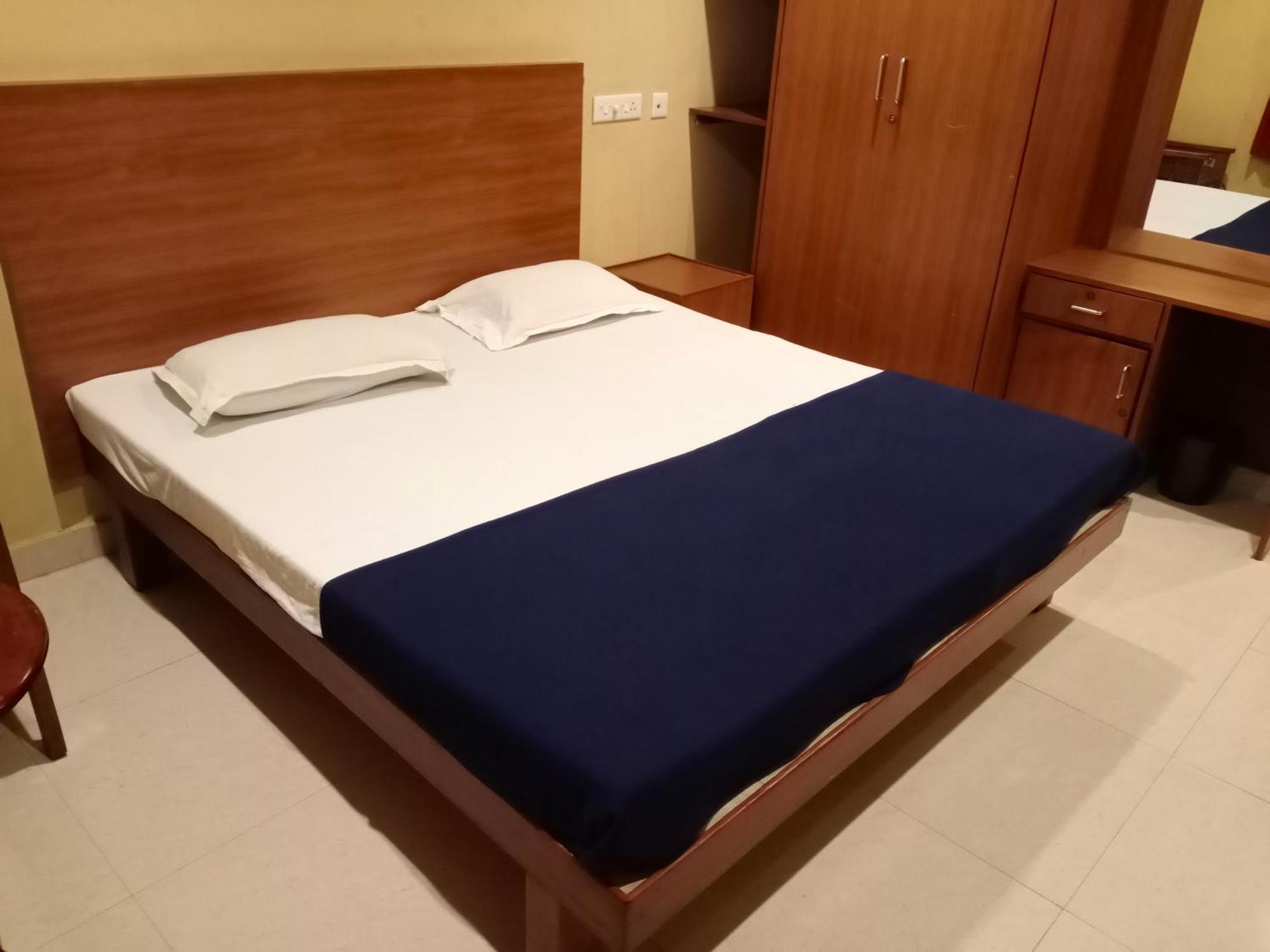 Hotel Soorya International 퐁디셰리 외부 사진