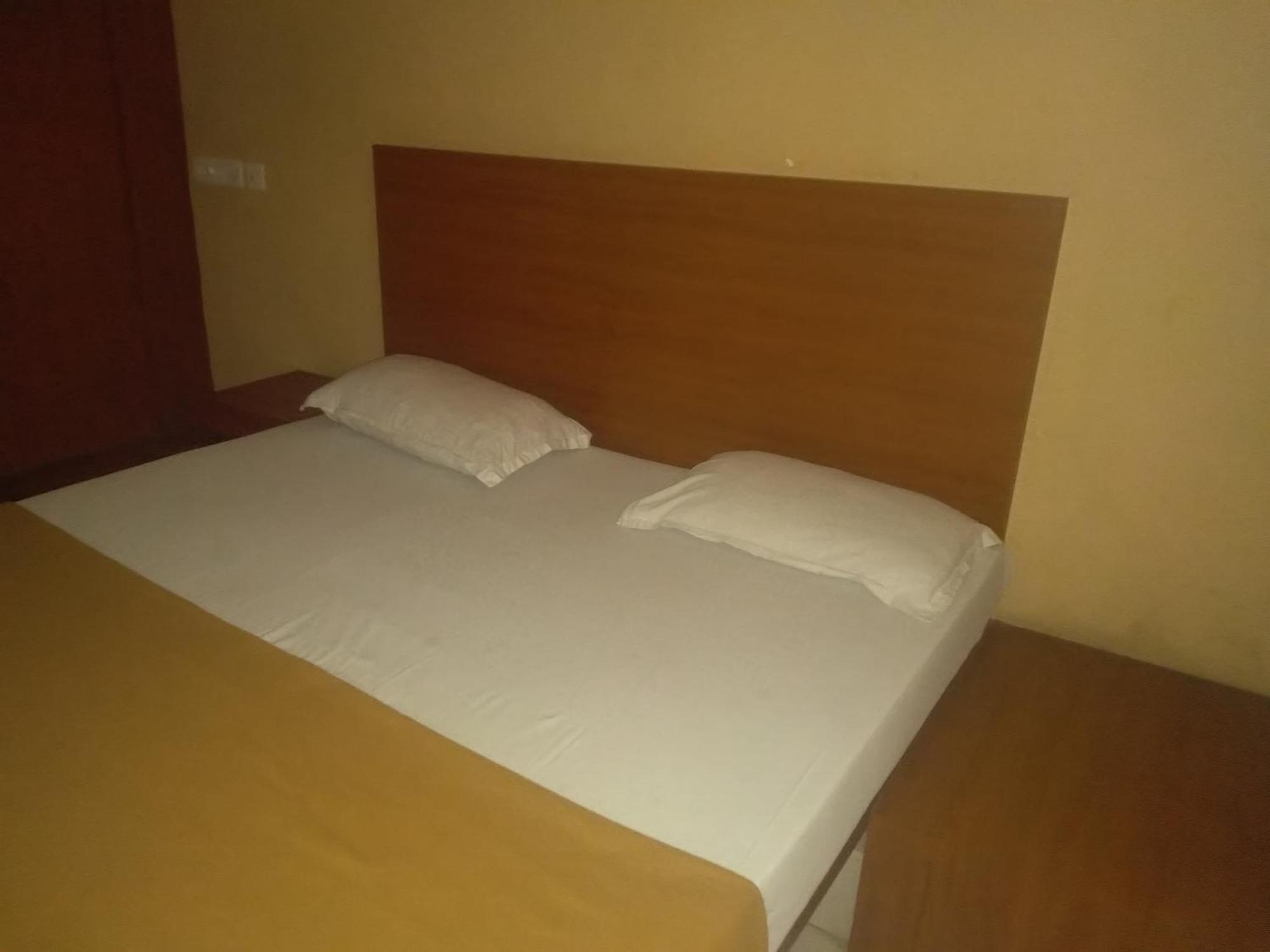 Hotel Soorya International 퐁디셰리 외부 사진