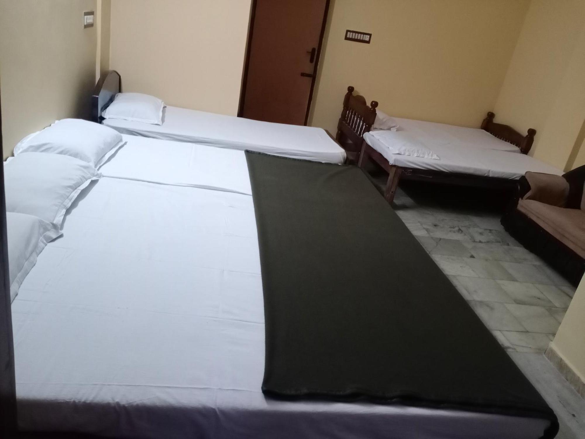 Hotel Soorya International 퐁디셰리 외부 사진