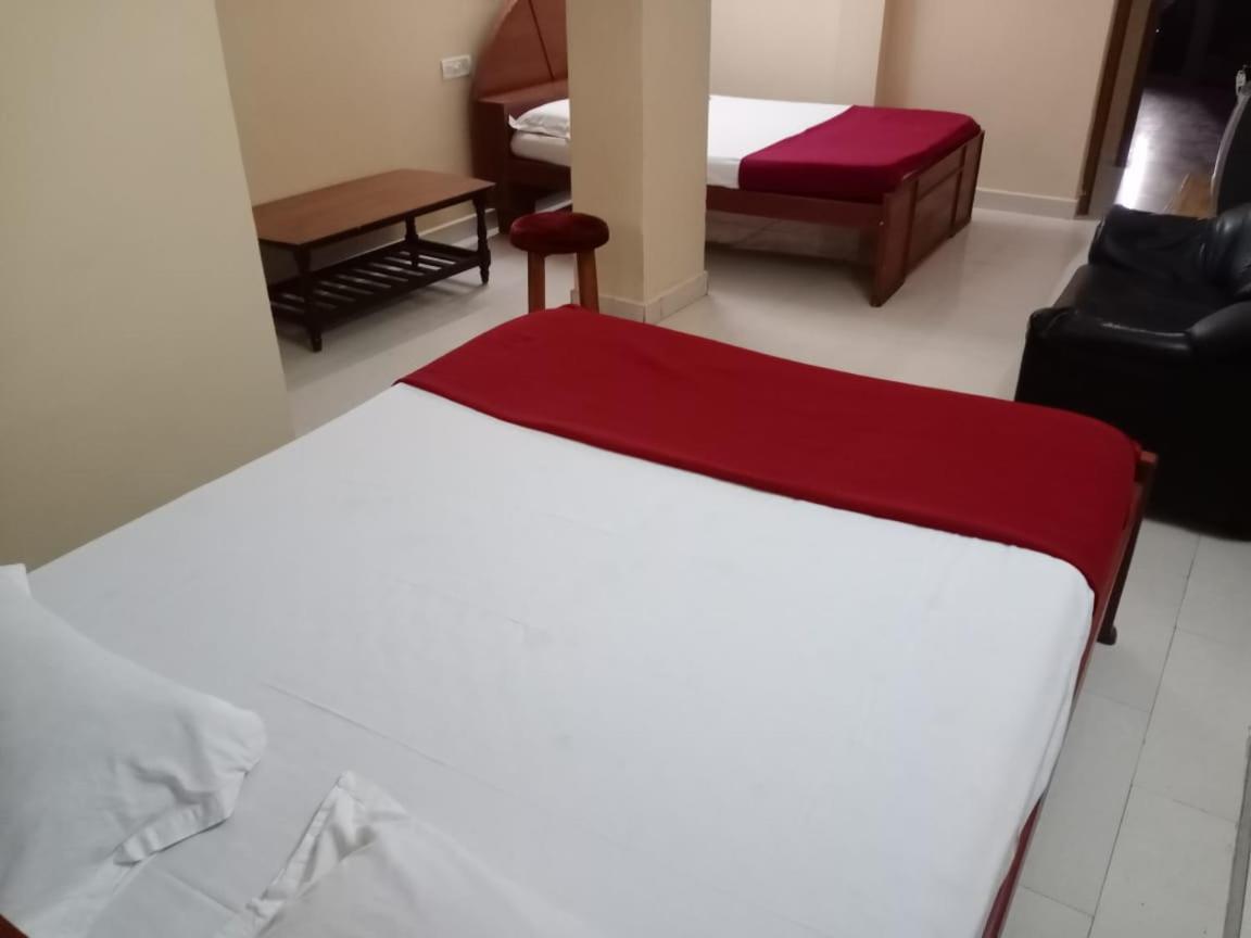 Hotel Soorya International 퐁디셰리 외부 사진